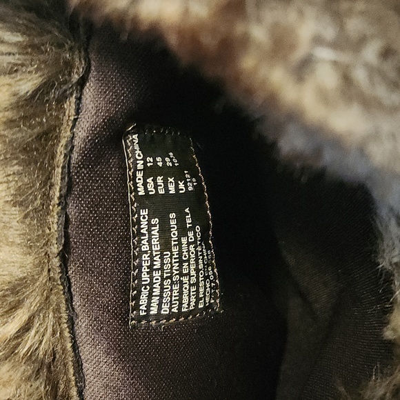 Worn once boots with the fur ๐ - Picture 2 of 3